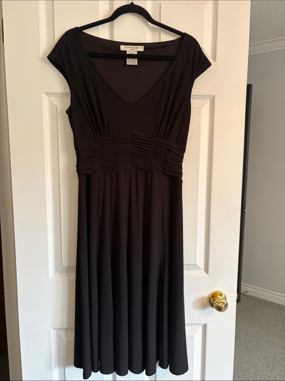 EVAN PICONE Black V-Neck Ruched Midi Dress